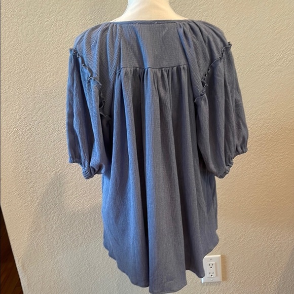NWT UMGEE Blue Gray Ruched 1/2 Sleeve Blouse - Picture 4 of 7